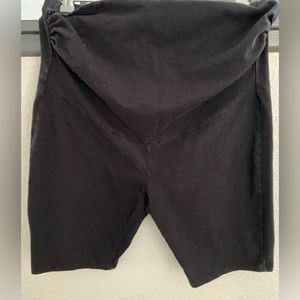 Torrid maternity bike shorts black size 1